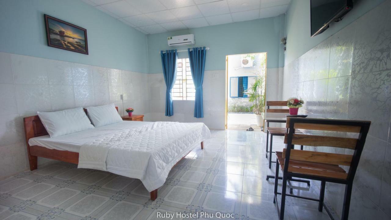 Ruby Phu Quoc Hostel Bagian luar foto